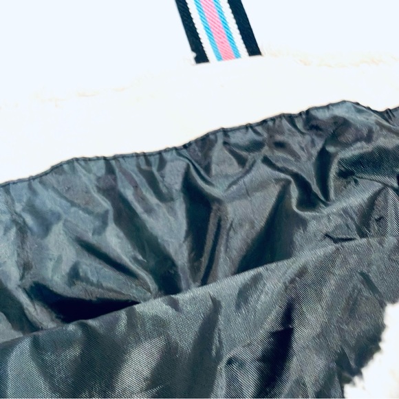 Canvas Tropical Paradise Hibiscus Tote - Picture 3 of 5